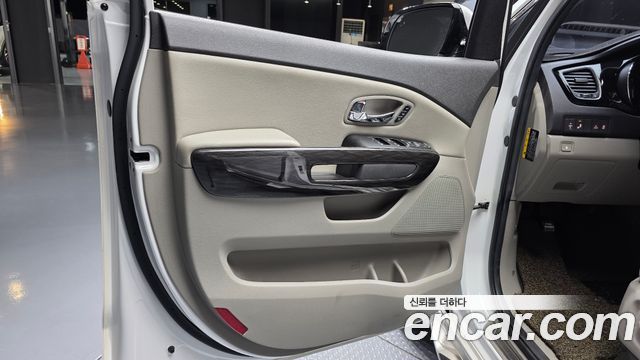 Kia Carnival 9-Seater Noblesse Special 2018 — фото 24