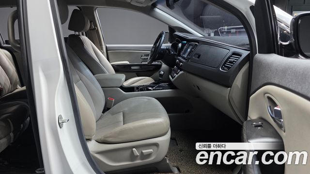Kia Carnival 9-Seater Noblesse Special 2018 — фото 26