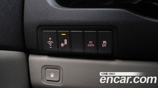 Kia Carnival 9-Seater Noblesse Special 2018 — фото 28