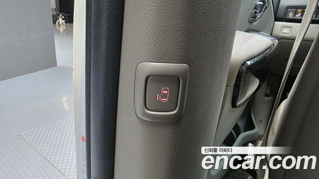 Kia Carnival 9-Seater Noblesse Special 2018 — фото 32