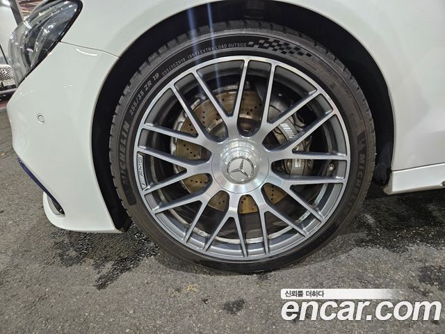 Mercedes-Benz C-Class (W205) C63 AMG 2018 — фото 5