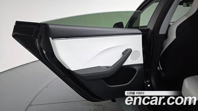 Tesla Model 3 Performance AWD 2026 — фото 25