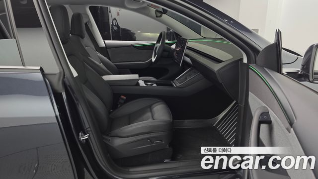 Tesla Model Y RWD 2025 — фото 11
