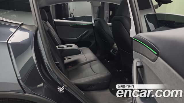 Tesla Model Y RWD 2025 — фото 12