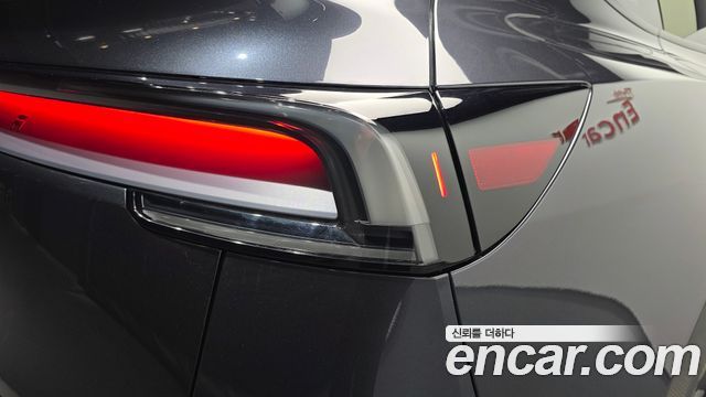 Tesla Model Y RWD 2025 — фото 23