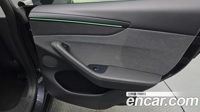 Tesla Model Y RWD 2025 — фото 25