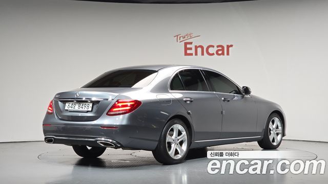 Mercedes-Benz E-Class (W213) E200 Avantgarde 2017 — фото 2
