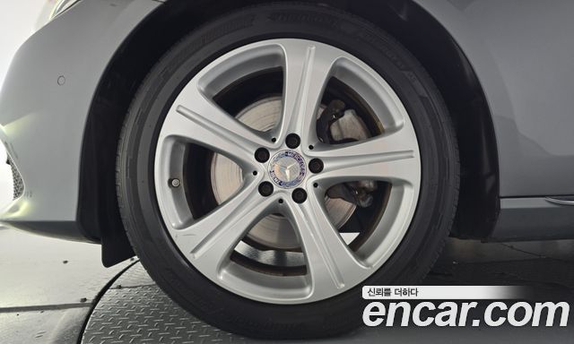 Mercedes-Benz E-Class (W213) E200 Avantgarde 2017 — фото 5