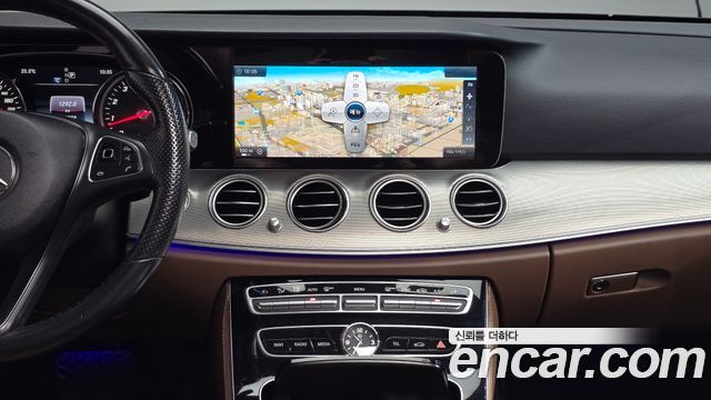 Mercedes-Benz E-Class (W213) E200 Avantgarde 2017 — фото 13