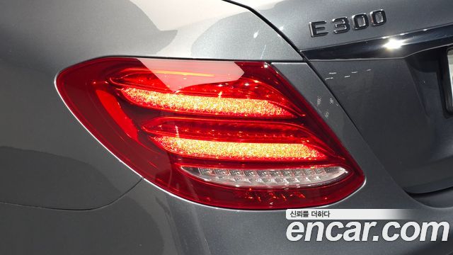 Mercedes-Benz E-Class (W213) E200 Avantgarde 2017 — фото 23