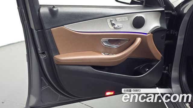 Mercedes-Benz E-Class (W213) E200 Avantgarde 2017 — фото 24