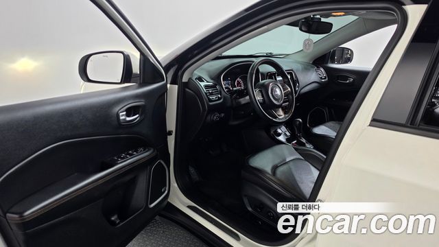 Jeep Compass (II) 2.4 Limitied AWD 2019 — фото 10