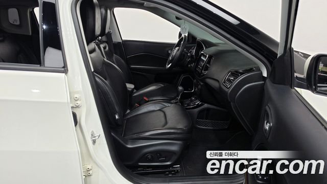 Jeep Compass (II) 2.4 Limitied AWD 2019 — фото 11