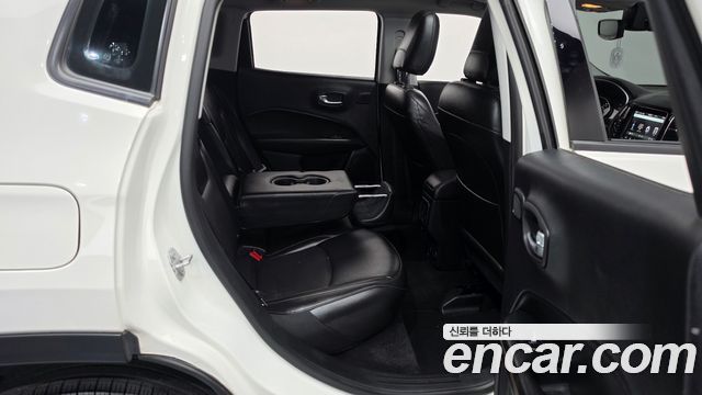 Jeep Compass (II) 2.4 Limitied AWD 2019 — фото 12