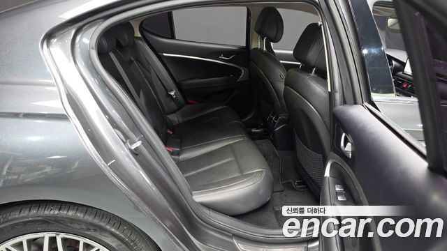 Genesis G70 Gasoline 2.0T 2WD 2021 — фото 11