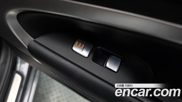 Genesis G70 Gasoline 2.0T 2WD 2021 — фото 18