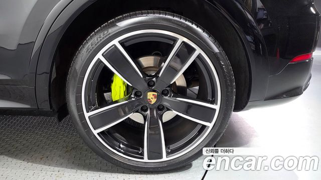 Porsche Cayenne (PO536) 3.0 E-HYBRID PLATINUM EDITION 2023 — фото 21