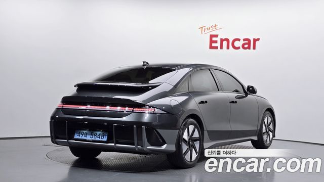 Hyundai Ioniq 6 Long Range Exclusive + 2023 — фото 2