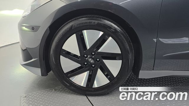 Hyundai Ioniq 6 Long Range Exclusive + 2023 — фото 5
