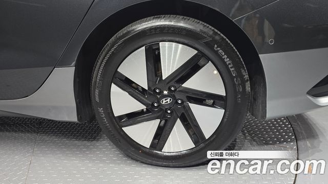 Hyundai Ioniq 6 Long Range Exclusive + 2023 — фото 21