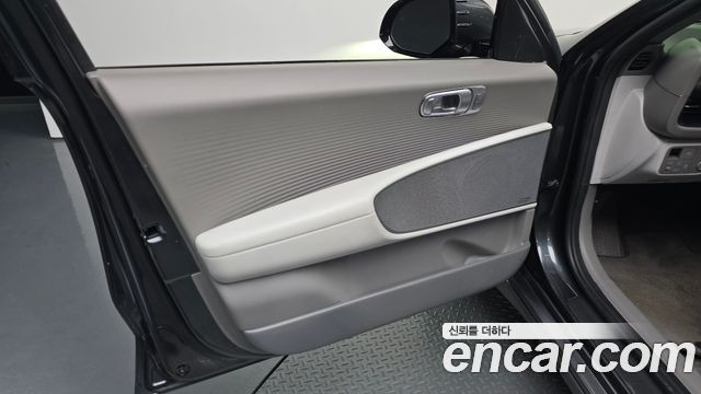 Hyundai Ioniq 6 Long Range Exclusive + 2023 — фото 24