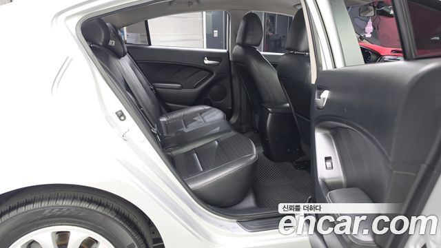 Kia K3 Deluxe 2018 — фото 12