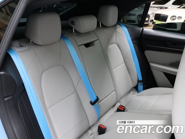 Porsche Macan EV 4S 2025 — фото 23