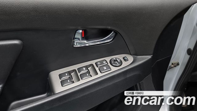 Kia Sportage R Diesel 2WD Luxury 2016 — фото 16