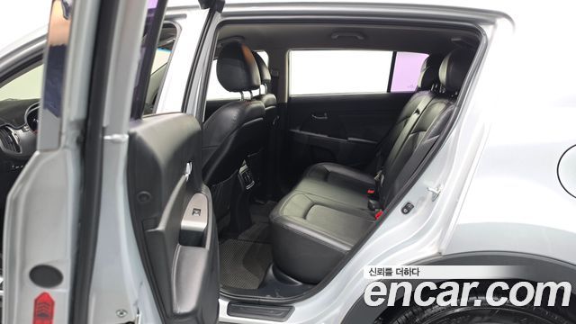 Kia Sportage R Diesel 2WD Luxury 2016 — фото 26