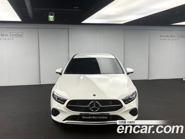 Mercedes-Benz A-Class (W177) A220 Hatchback 2026 — фото 3