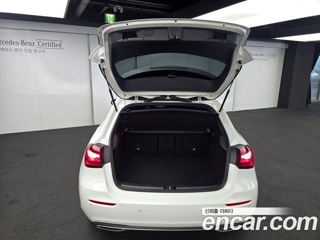 Mercedes-Benz A-Class (W177) A220 Hatchback 2026 — фото 23