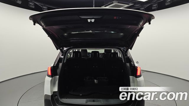 Peugeot 5008 (II) 1.5 BlueHDi Allure 2020 — фото 20