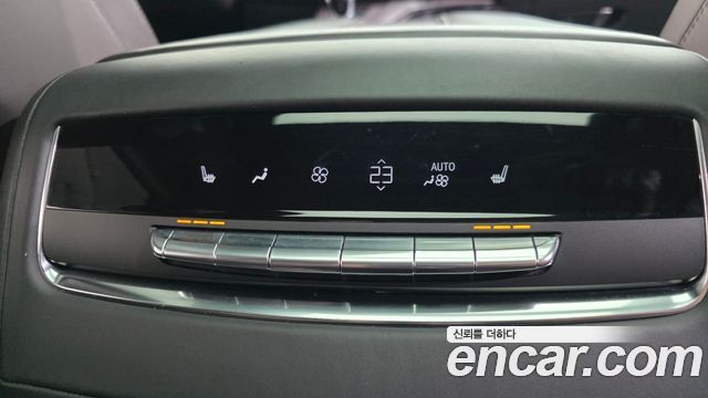 Cadillac Escalade (V) 6.2 ESV ESV Premium Luxury Platinum 2021 — фото 18