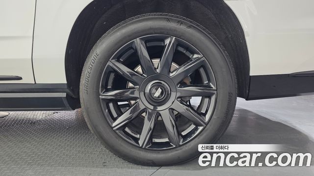 Cadillac Escalade (V) 6.2 ESV ESV Premium Luxury Platinum 2021 — фото 21