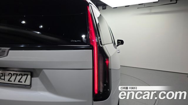 Cadillac Escalade (V) 6.2 ESV ESV Premium Luxury Platinum 2021 — фото 23