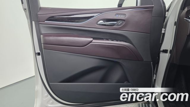 Cadillac Escalade (V) 6.2 ESV ESV Premium Luxury Platinum 2021 — фото 24