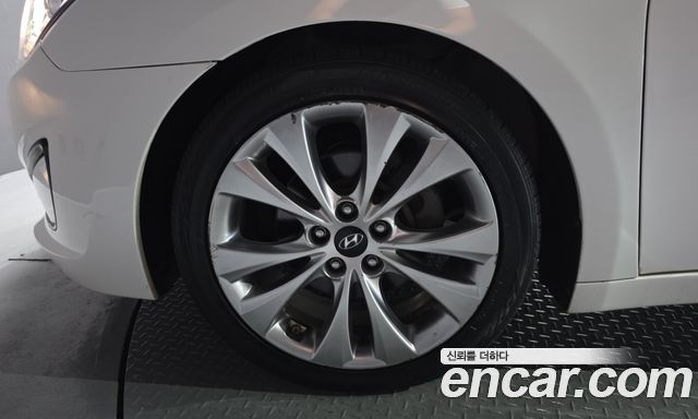 Hyundai i40 Saloon 1.7 VGT D spec 2014 — фото 5