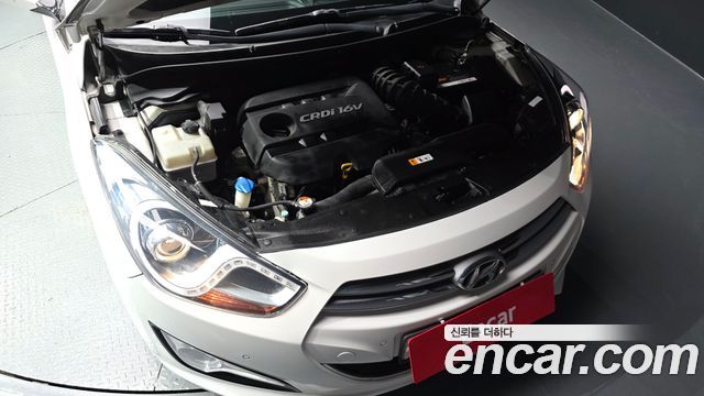 Hyundai i40 Saloon 1.7 VGT D spec 2014 — фото 6