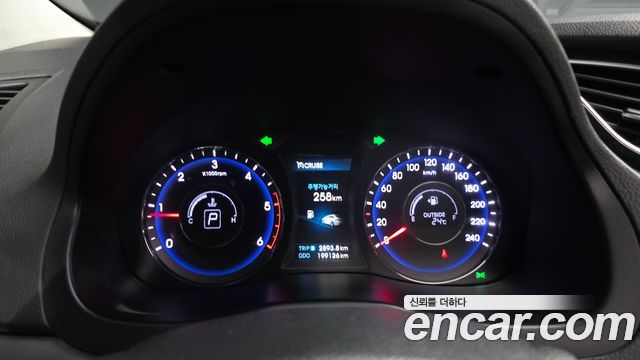 Hyundai i40 Saloon 1.7 VGT D spec 2014 — фото 8