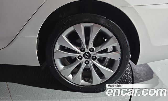 Hyundai i40 Saloon 1.7 VGT D spec 2014 — фото 21