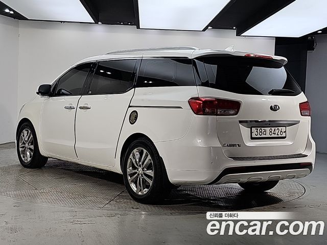 Kia Carnival 9-seater Noblesse 2016 — фото 3