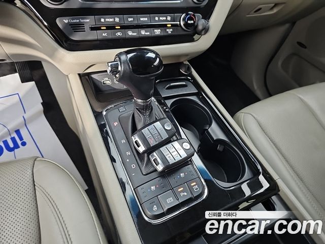 Kia Carnival 9-seater Noblesse 2016 — фото 8
