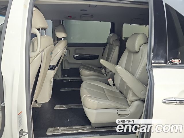 Kia Carnival 9-seater Noblesse 2016 — фото 16