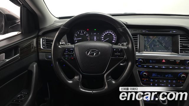 Hyundai Sonata (LF) 2.0 Smart 2016 — фото 18