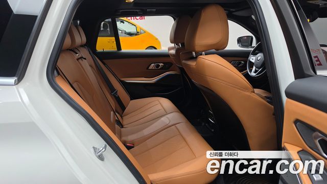 BMW 3 Series (G20) 320i Touring 2024 — фото 15