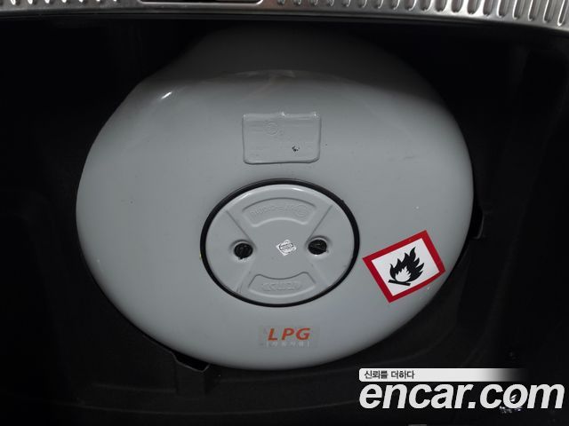 Genesis EQ900 5.0 AWD Structure Change (Bi-Fuel) 2016 — фото 10