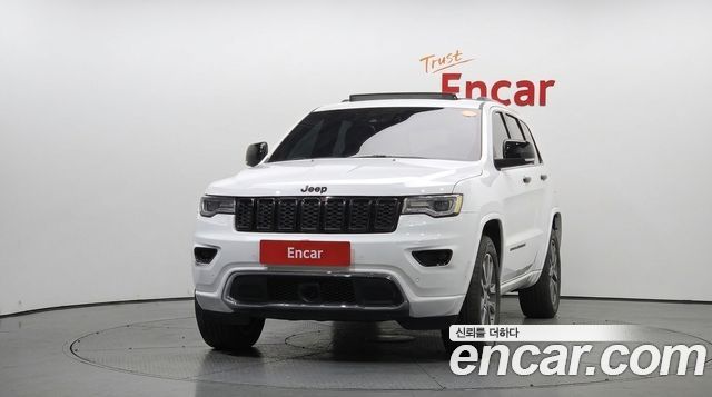 Jeep Grand Cherokee 3.0 Diesel Overland WK2 2017 — фото 3