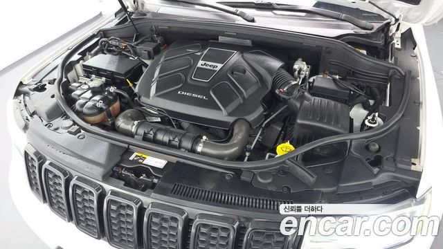 Jeep Grand Cherokee 3.0 Diesel Overland WK2 2017 — фото 6