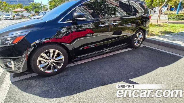 Kia Carnival 9-seater Noblesse 2016 — фото 3