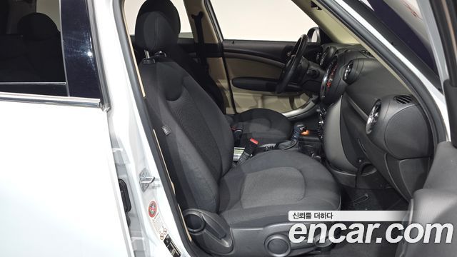 MINI Cooper D Countryman Standard 1st 2015 — фото 32